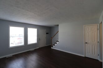 209 Coburn Dr in Nicholasville, KY - Building Photo - Building Photo