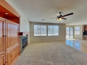 9294 Bradford Hill Ave in Las Vegas, NV - Foto de edificio - Building Photo