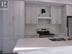 18 Mermot Ln in Markham, ON - Building Photo - Building Photo