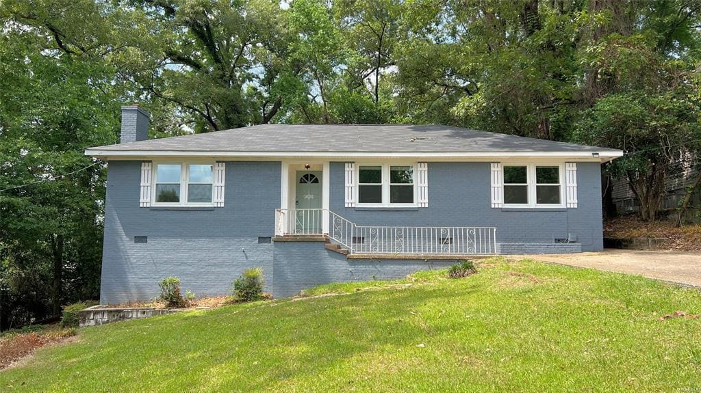3505 Pelzer Ave in Montgomery, AL - Foto de edificio
