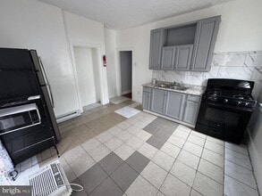 2033 McKean St in Philadelphia, PA - Building Photo - Building Photo