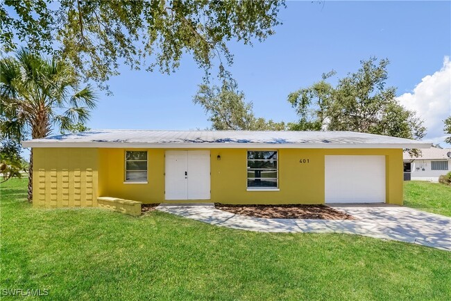 property at 401 Bonita Ave NW