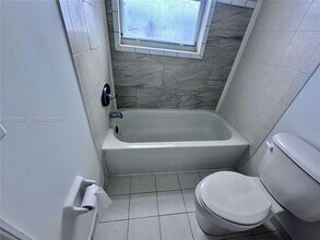 1631 SE 30th St in Homestead, FL - Building Photo - Building Photo