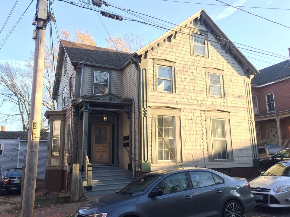 64 Gray St in Portland, ME - Building Photo