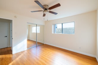 Laurel Grove Terrace in Valley Village, CA - Building Photo - Building Photo