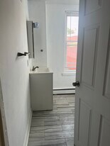 424 E Girard Ave, Unit 2nd F Rear in Philadelphia, PA - Building Photo