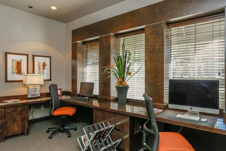 Estates at Memorial Heights in Houston, TX - Foto de edificio - Interior Photo