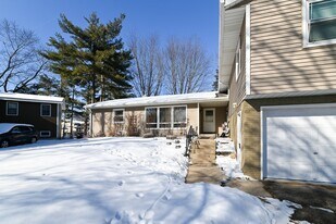 12 Brompton Cir in Madison, WI - Building Photo