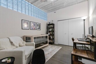 630 N Franklin St, Unit 709 in Chicago, IL - Foto de edificio - Building Photo