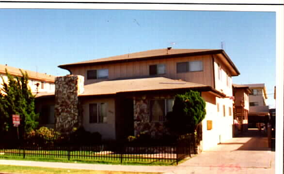 4042 W 139th in Hawthorne, CA - Foto de edificio - Building Photo