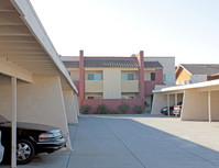 Ramona Park Apartments in Bellflower, CA - Building Photo - Building Photo