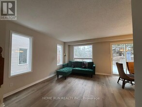12 Blackdome Crescent in Ottawa, ON - Building Photo - Building Photo