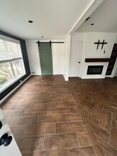 1877 Patrician in Pinckney, MI - Foto de edificio - Building Photo