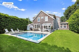 205 B Windmill Ln in Southampton, NY - Building Photo