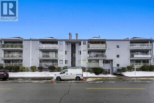 22222-22119 119 Ave in Maple Ridge, BC - Building Photo