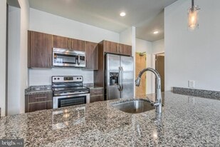 4800 Brown St in Philadelphia, PA - Building Photo