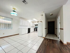 9210 Meaux Dr in Houston, TX - Building Photo - Building Photo