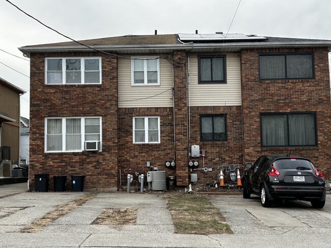 390 Lake Ave, Unit Lake Ave. in Staten Island, NY - Building Photo - Building Photo