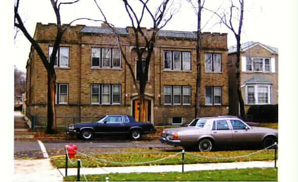 6100 W Seminole St in Chicago, IL - Building Photo