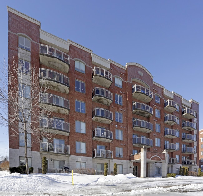 5200 des Sources in Montréal, QC - Building Photo - Primary Photo