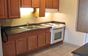 858 8th St SE in Altoona, IA - Building Photo - Building Photo