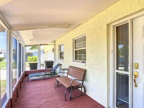 609 Caddy Dr in Poinciana, FL - Building Photo - Building Photo