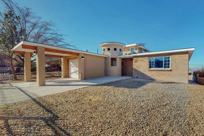 1631 Princeton Dr SE in Albuquerque, NM - Building Photo