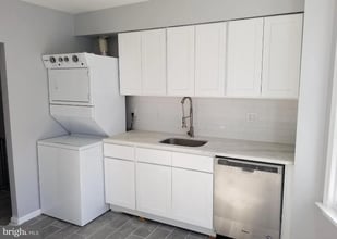 927 Gaunt St, Unit #2 in Gloucester City, NJ - Foto de edificio - Building Photo