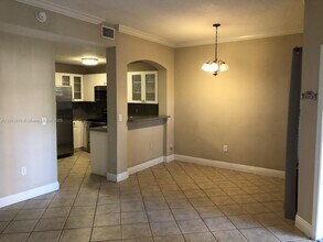 6141 NW 115th Pl in Doral, FL - Building Photo - Building Photo