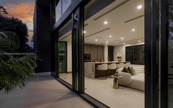 3571 Fair Isle St in Miami, FL - Building Photo - Building Photo