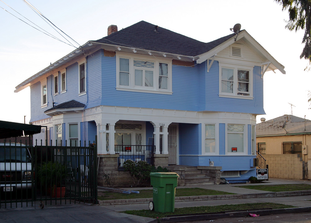1504 W 5th St in Santa Ana, CA - Foto de edificio