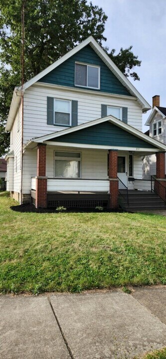 89 Crumlin Ave in Girard, OH - Building Photo