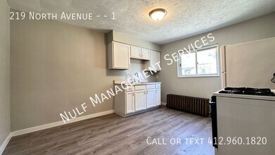 219 North Ave-Unit -1 in East Pittsburgh, PA - Building Photo - Building Photo