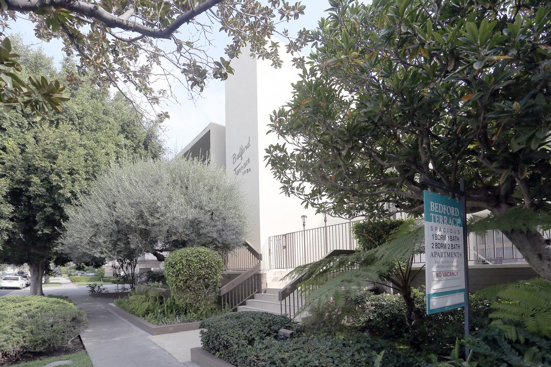 Bedford Terrace Apartments in Los Angeles, CA - Foto de edificio