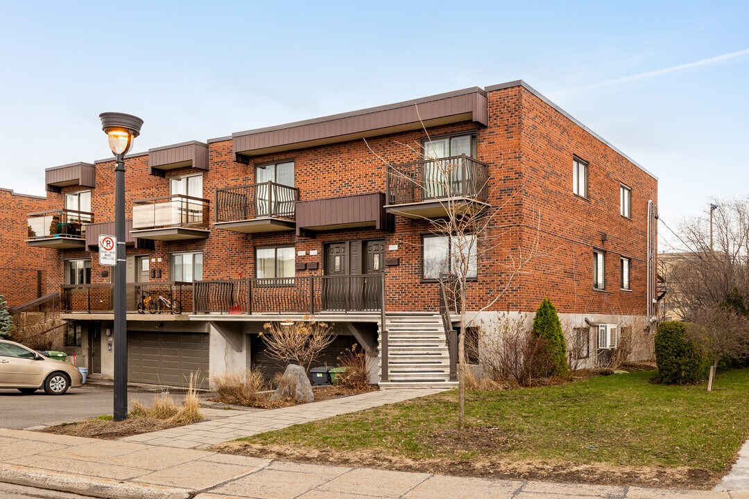 9182-9188 Joseph-Mélançon in Montréal, QC - Building Photo