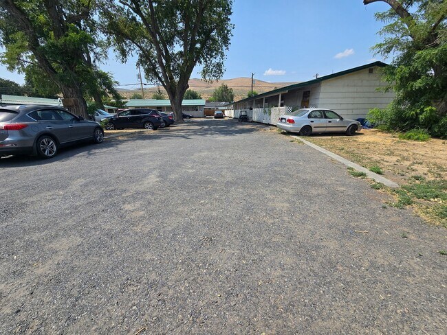 1411 Basin St SW in Ephrata, WA - Building Photo - Building Photo