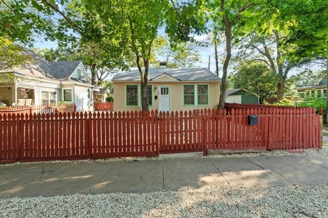 property at 204 W 43rd St