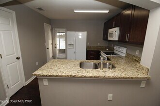 1265 Luminary Cir in Melbourne, FL - Building Photo - Building Photo