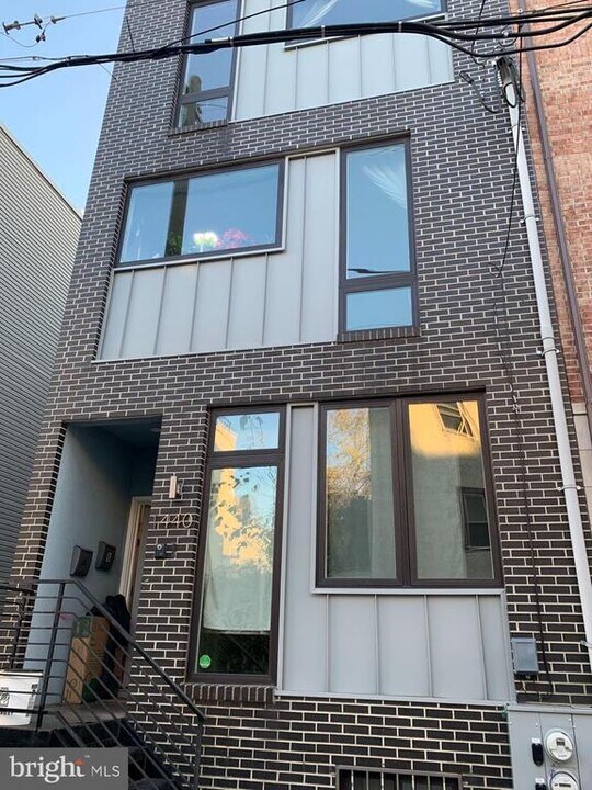 1440 Ogden St in Philadelphia, PA - Foto de edificio
