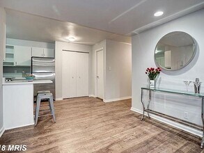 629 Constitution Ave NE, Unit G-2 in Washington, DC - Foto de edificio - Building Photo