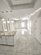 1018 N Woodson Ave in Edinburg, TX - Foto de edificio - Building Photo