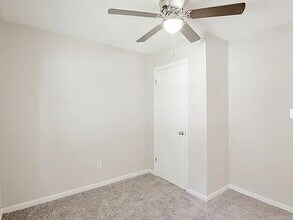 414 Barclay Ave in Gaffney, SC - Foto de edificio - Building Photo