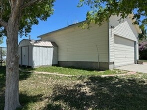 319 Blakeland Dr in Spring Creek, NV - Building Photo - Building Photo