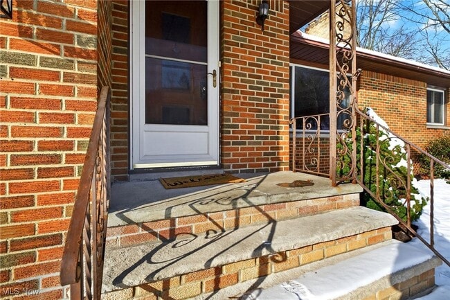 8310 Broadview Rd in Broadview Heights, OH - Building Photo - Building Photo