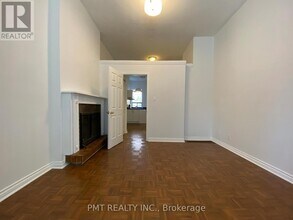 202 Gerrard St E in Toronto, ON - Building Photo - Building Photo