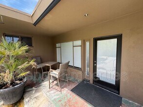 432 Avenida Ortega in Palm Springs, CA - Building Photo - Building Photo