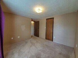 310 E Washington St in Tecumseh, OK - Building Photo