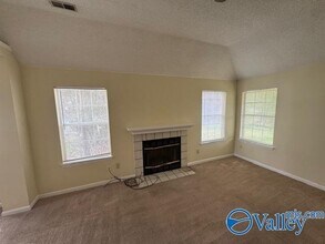 2604 Autumn Ridge Dr SW in Huntsville, AL - Building Photo - Building Photo