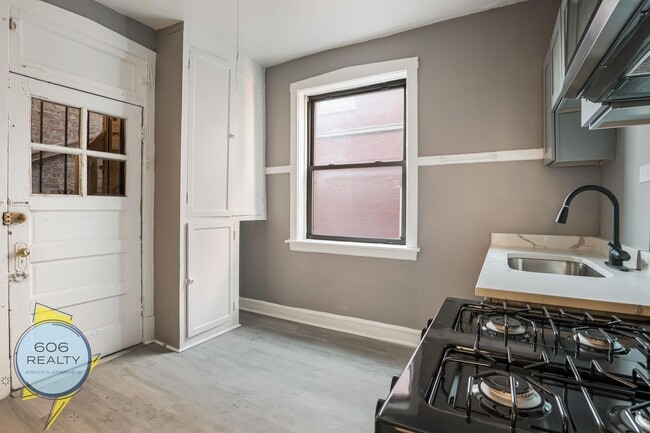 1030 E Hyde Park Blvd in Chicago, IL - Foto de edificio - Building Photo