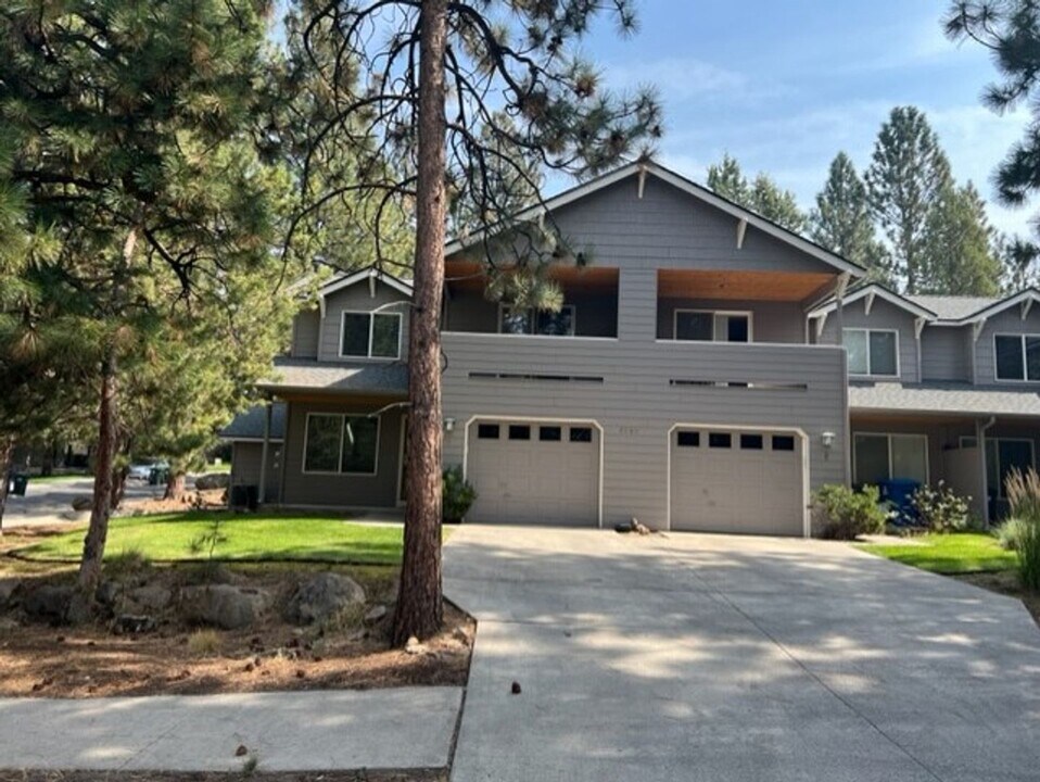 2640 NW College Way in Bend, OR - Building Photo